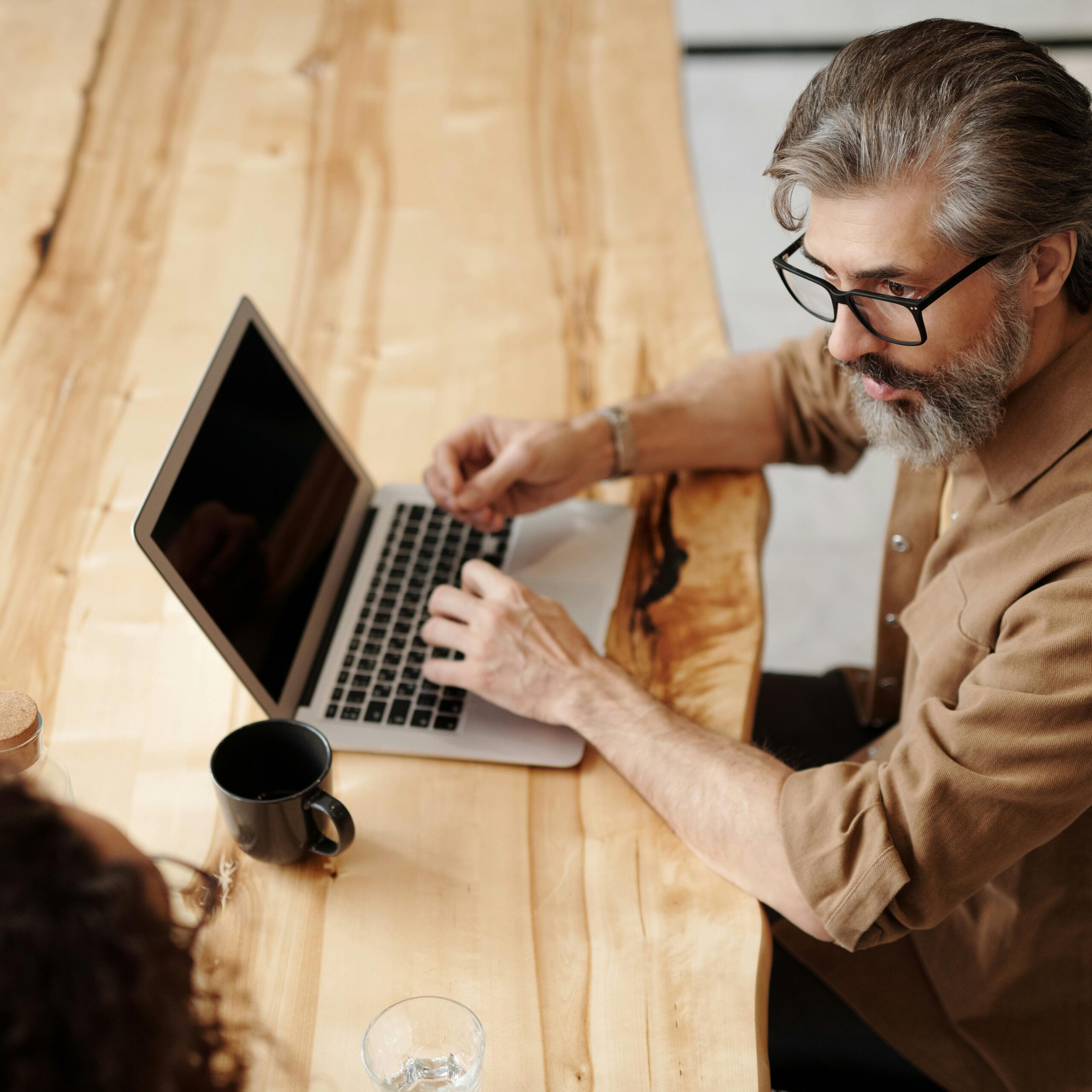 pexels-edmond-dantes-4347087